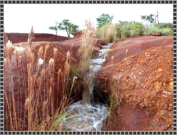 Falls an der Waimea Canyon Rd.