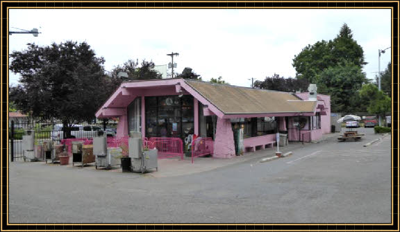 Voodoo Doughnut - East Portland an der 1501 N.E. Davis St. 