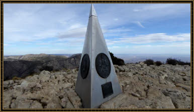 American Airlines Pyramide - Guadalupe Peak